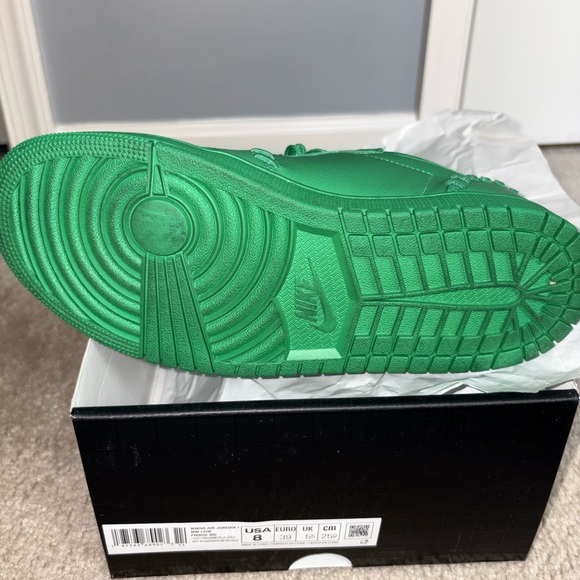 Air Jordan 1 Low - Picture 2 of 6